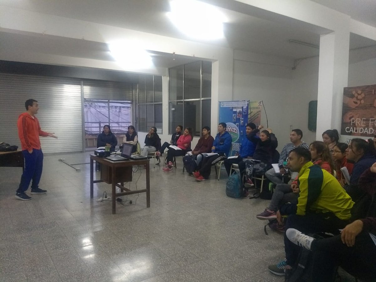 giseraven's tweet photo. Capacitandonos juntos.  #DiaDelAmigoEnCPPS @artydance23 @vanesa_aramayo @patriciapinasco @fguillesaavedra https://t.co/4B3mPb4PVN