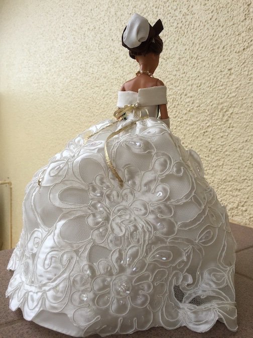BlucoMiniature's tweet photo. The Anne's #miniaturedress of the movie #RomanHoliday ".  #Dollhouse https://t.co/MEQ0OT5elt