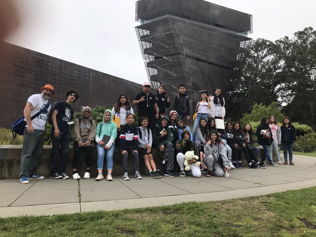 bmchugh00's tweet photo. De Young yesterday and painting today. Great group! Enjoy the rest of your summer! #SHCsummer https://t.co/SCvX8N7tUi