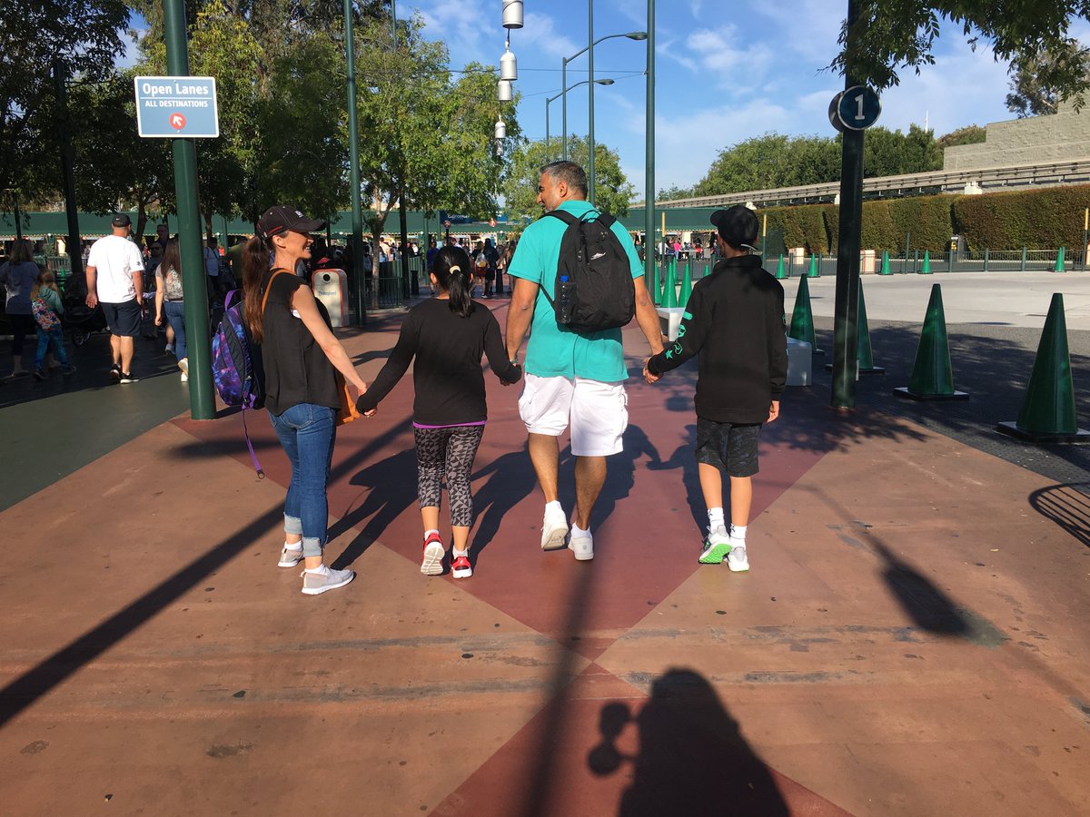 Tips For First time Visitors And Parents With Kids Going to Disneyland. Useful tips, dos and don'ts. check royatoday.com     #Disneyland #DisneylandPark #travel #savings #blogging