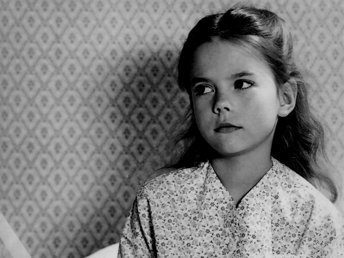 きぬきぬ Tren Twitter 7 は子役から活躍したアメリカの女優 ナタリー ウッドの生誕日 1938 7 1981 11 29 画像は子役時代 離愁 1946年 ２ ３枚目 三十四丁目の奇蹟 幽霊と未亡人 T Co F4pkrzgv9b Twitter