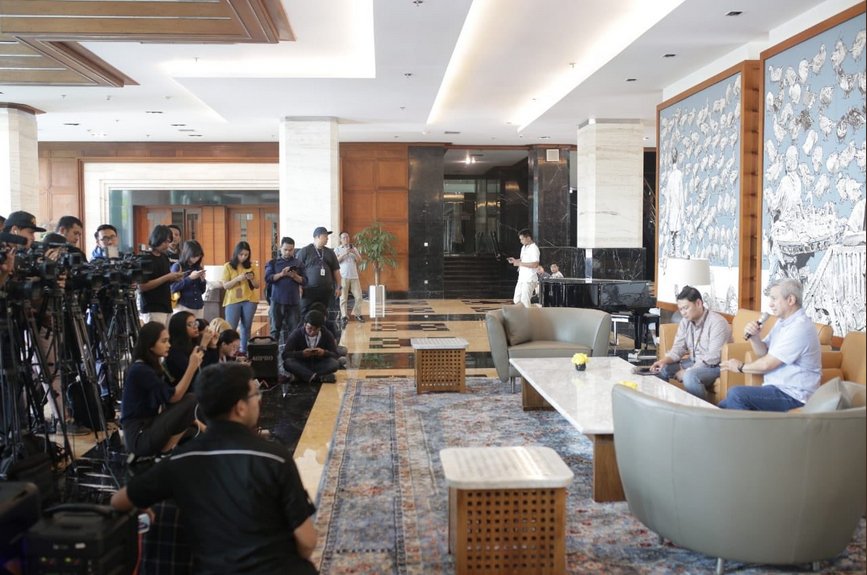 mandiricare's tweet photo. Mohon maaf atas ketidaknyamanan yang dialami nasabah terkait dengan perubahan saldo rekening. Corporate Secretary Rohan Hafas menyampaikan saldo nasabah akan segera pulih dalam waktu 2-3 jam ke depan, karena sebelum perpindahan ini selalu dilakukan backup data saldo nasabah. https://t.co/f3t8qXLTN0