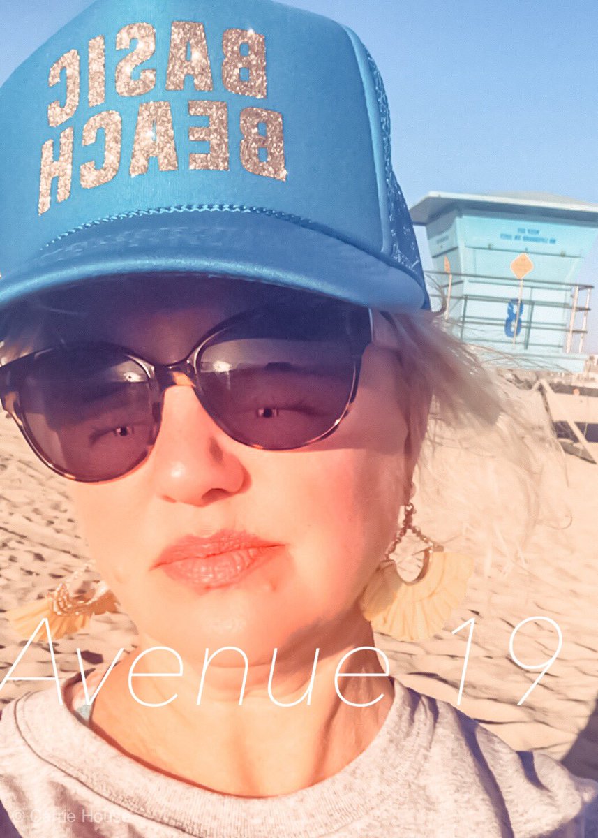 Avenue19F's tweet image. Basic beach at Tower #8
#avenue19 #avenue19fenton #basicbeach #beach #beaches #beachstyle #mothertruckerco #BeautyMarks #luxury #GirlGang #influencer #California #weekendvibes #Trend #Trending #TrendingNow #fentonmi #boutiqueshopping #boutique #hometown #BeachPlease