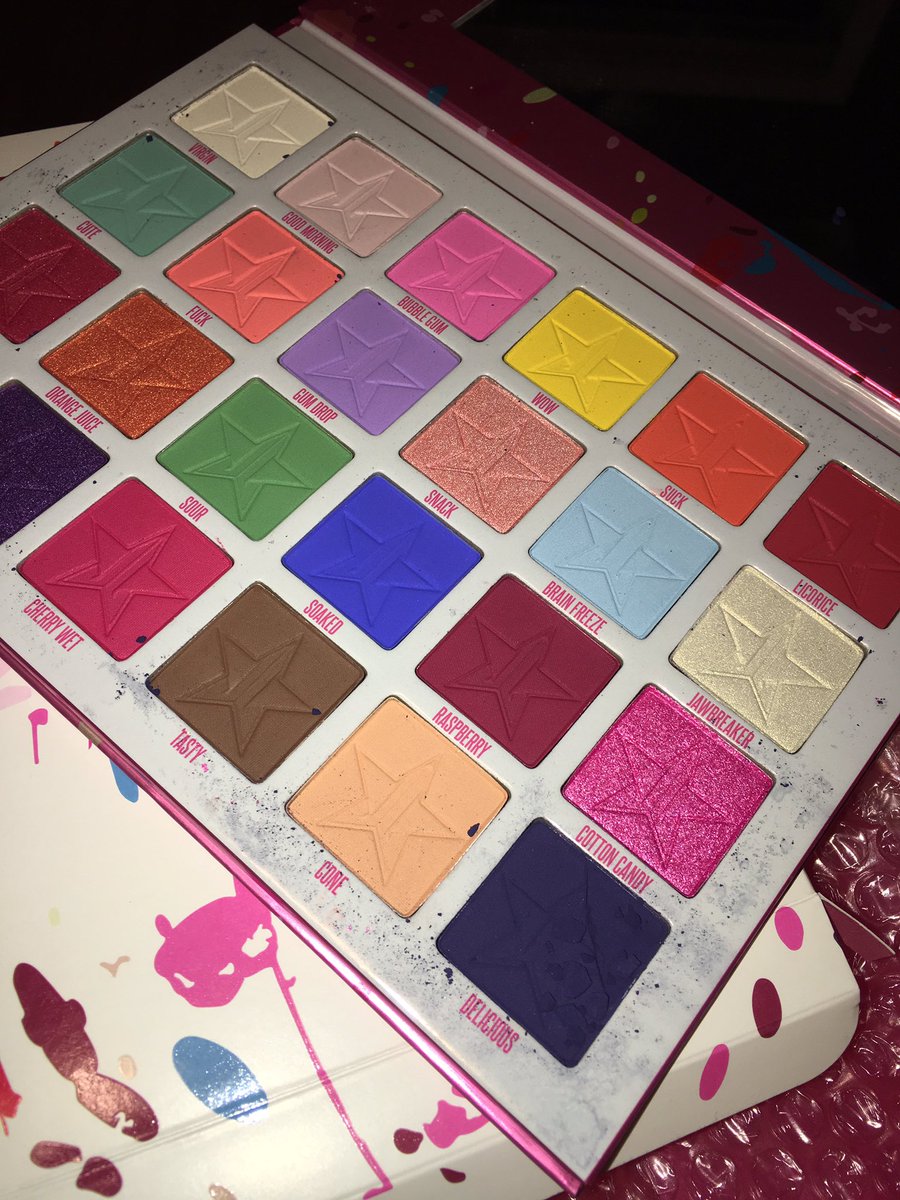 AdrienneLucky's tweet photo. My @JeffreeStar cosmetics palatte! But delicious came broken 😭😭😭 I think I can fix it but I’m bummed. Crumbles everywhere. Happen to anyone? https://t.co/XRzOaNxcui
