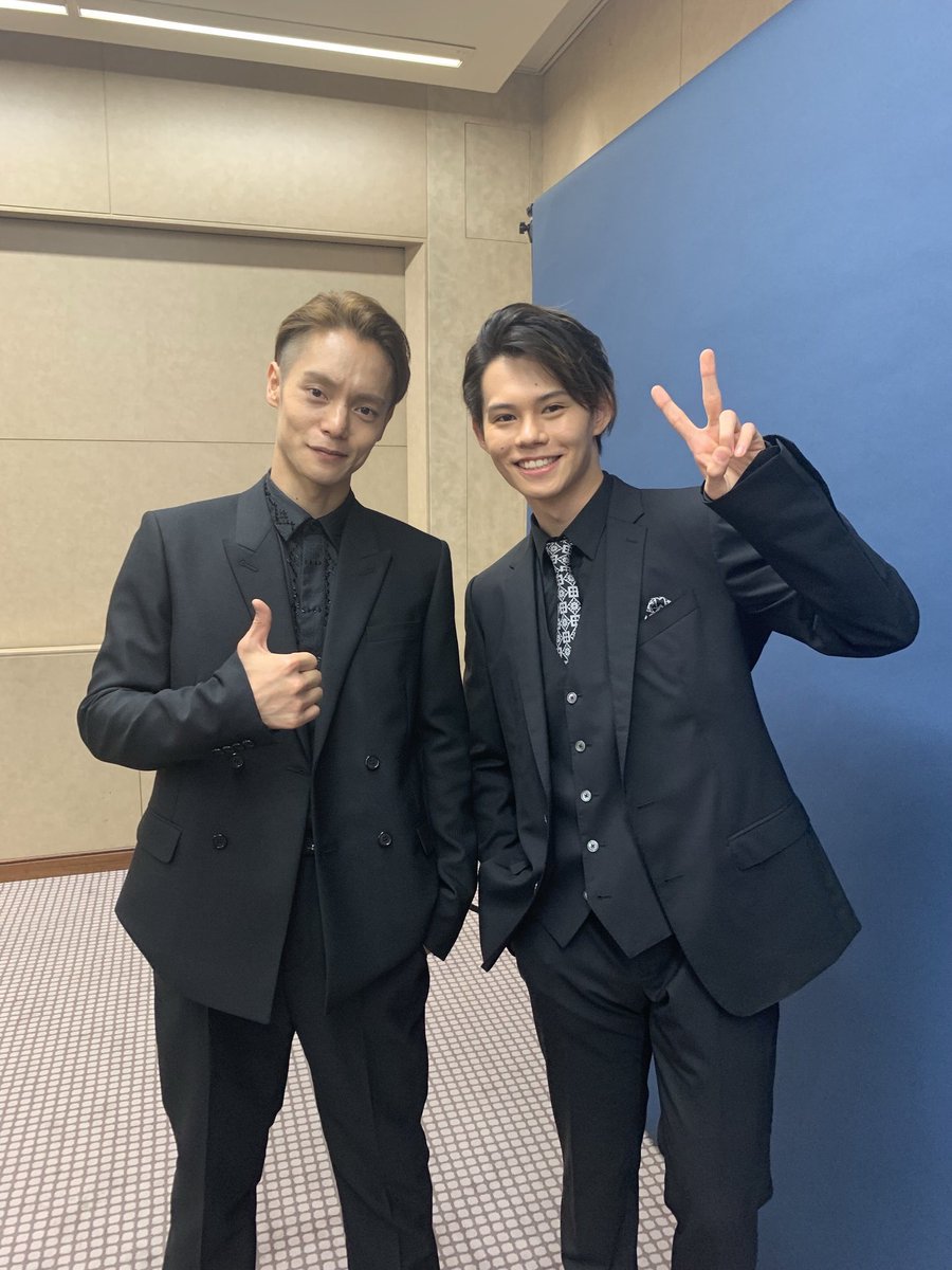 牧n در توییتر 黒スーツにサイド刈り上げ茶髪デコ出しな窪田さん うまく言えないけどなんかこう 以前に聞いた何かみたいだ と思ってたらあれだ エンケンさんがおっしゃってた 美しくて落ち着いた雰囲気の若頭 だ 油断ならない参謀の翔太さんと武闘派マドンナ舞香