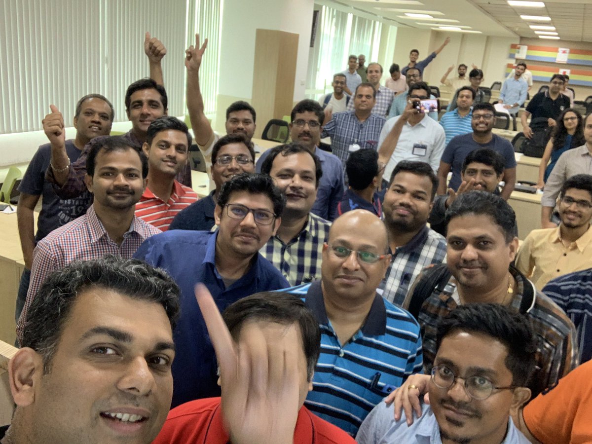 sandeshr's tweet photo. Packed house for my session on an Introduction to Machine Learning for DBA’s @OracleDatabase @sandeshr @groundbreakers @oracleace #ogyatra #oracle #thinkautonomous #oracledatabase #autonomous #aioug https://t.co/z5JQDaetmz