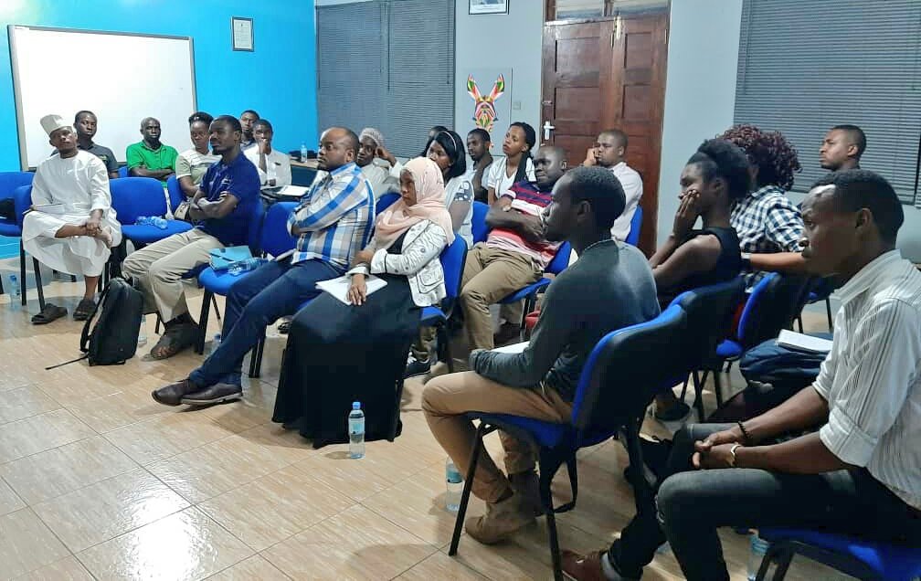 ChristnaHillary's tweet photo. Evening well spent with @SalumAwadh A session on Funding Models and Opportunities for Start-ups. Thank you for coming bro,, there was lots of unlearning in there #TheLaunchPadTZ #FOWSS https://t.co/5t0qZs5CJu