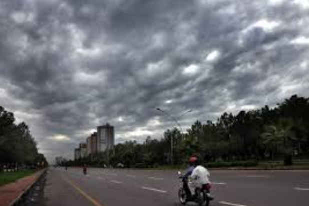 Waqtnewstv's tweet photo. ملک کے بعض علاقوں میں بارش کا امکان
Read News > https://t.co/gTVHFLGTFz
#WeatherUpdated #Rain @WeatherPK #Weather https://t.co/aaESHkTndG