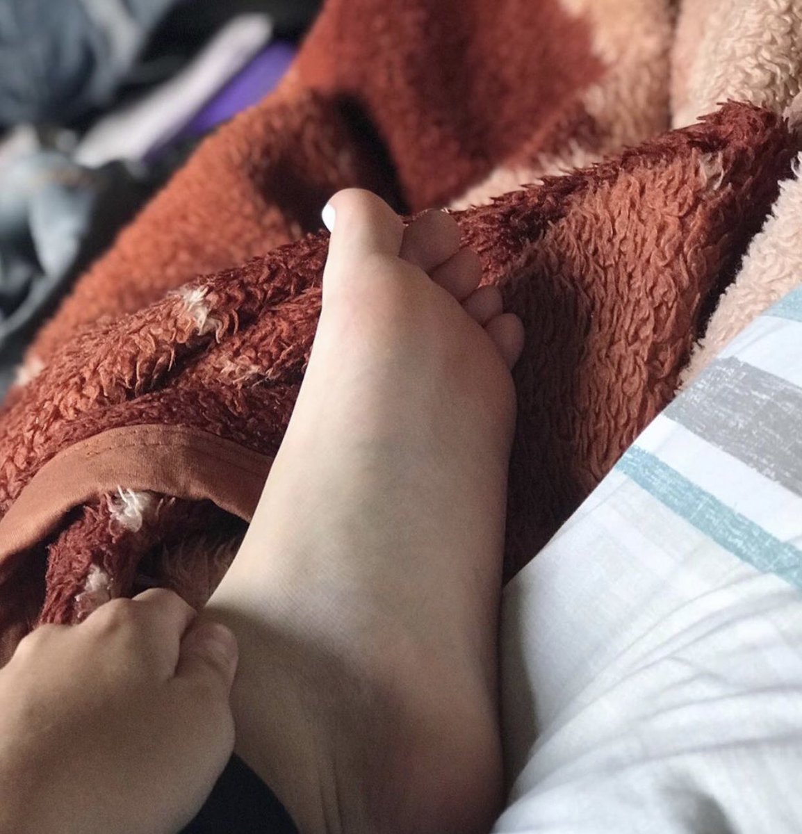 Greedy_Salem's tweet photo. Don’t you wish you could have these beautiful goddess feet all over your face? Be an obedient faggot and your wish may come true. #cashslave #findomme #atmslave #goddess https://t.co/X45njfO8Y3