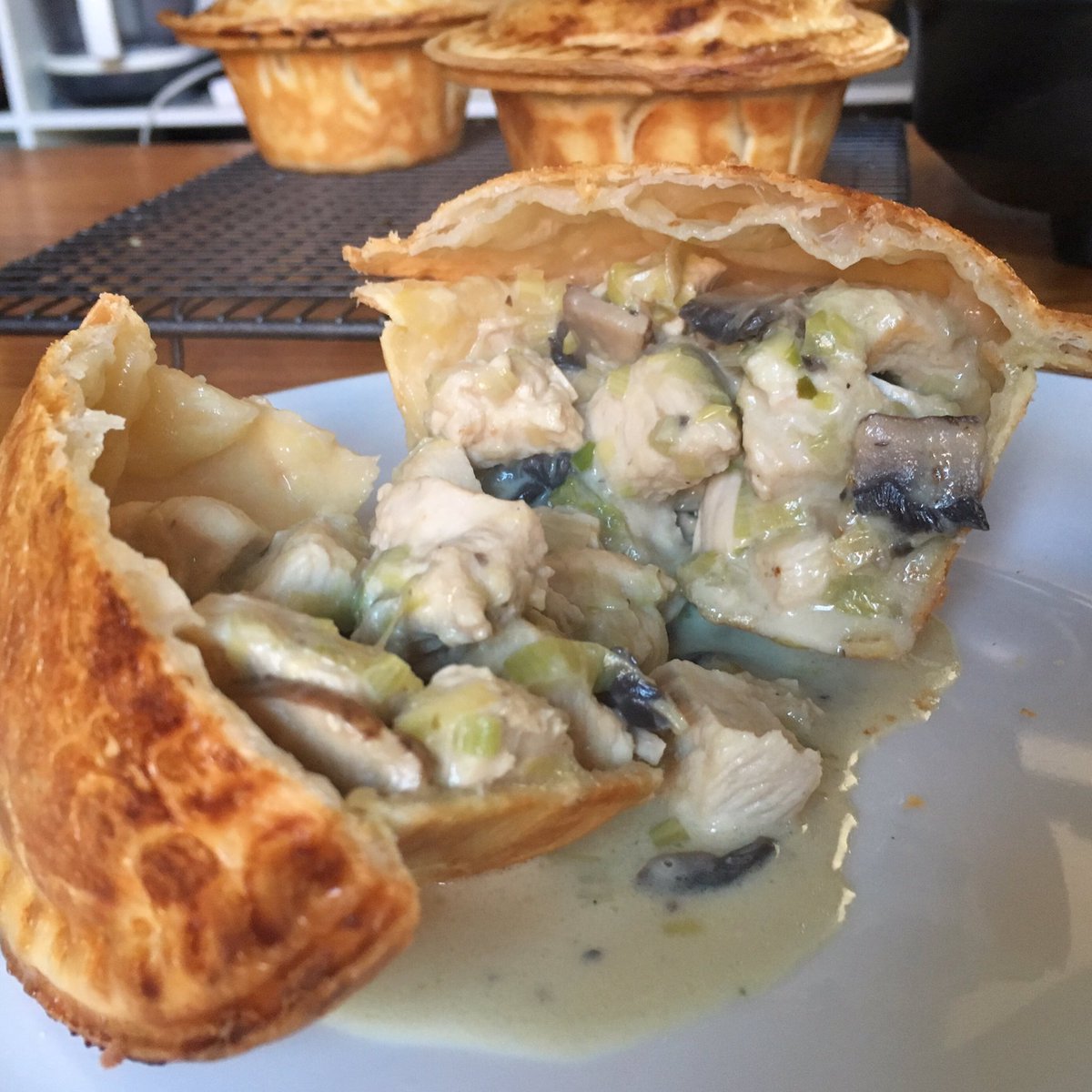 gomichild's tweet image. Chicken, Leek &amp;amp; Tarragon Pies #pies #piemaker #lunch #delicious