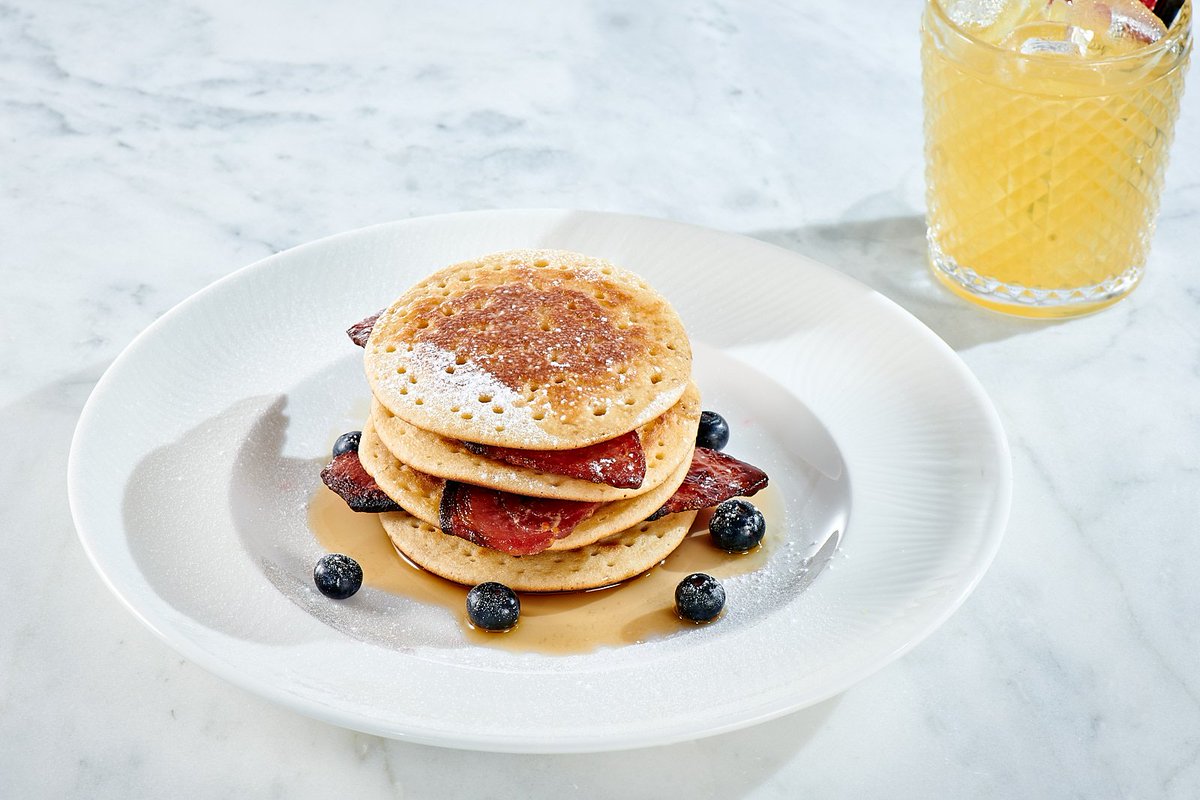 Scrap your breakfast plans! These fresh pancakes with crispy bacon and maple syrup aren’t going to eat themselves 🤤🥞

Served between 10-11:30 today and tomorrow in our BE Tempted Restaurant.

View the full menu > bit.ly/be-tempted-bre…