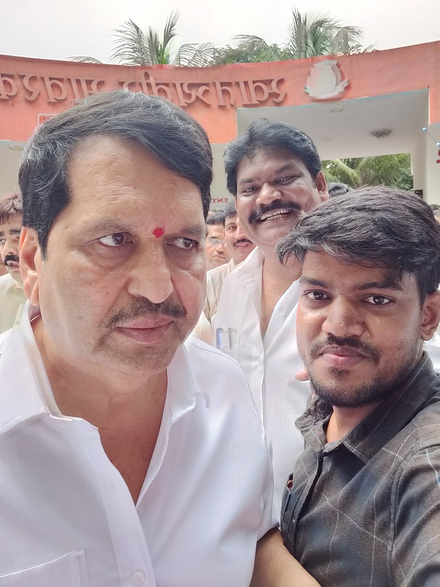 krantishaw01's tweet photo. भाजपा मुंबई के नव नियुक्त अध्यक्ष श्री Mangal Prabhat Lodha Ji को मुंबई अध्यक्ष पद का कार्यभार सम्भालने पर ढेरों बधाई  । @MPLodha Ji 💐💐💐 @BJYM सचिव मालाड विधानसभा। https://t.co/3tKsHSOFhg