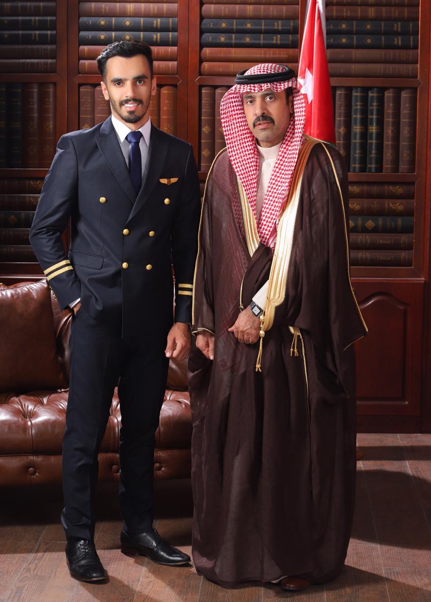 يزف ملتقى عنزه بجده
 أسمى التهاني والتبريكات
 لابن العم/جمال العقيل
 بمناسبة تخرج نجله(خالد) من أكاديمية الطيران الملكيه الاردنيه وحصوله على رخصة الطيران ونسأل الله له التوفيق بحياته ودامت افراحكم وافراحنا بالخير والمسرات