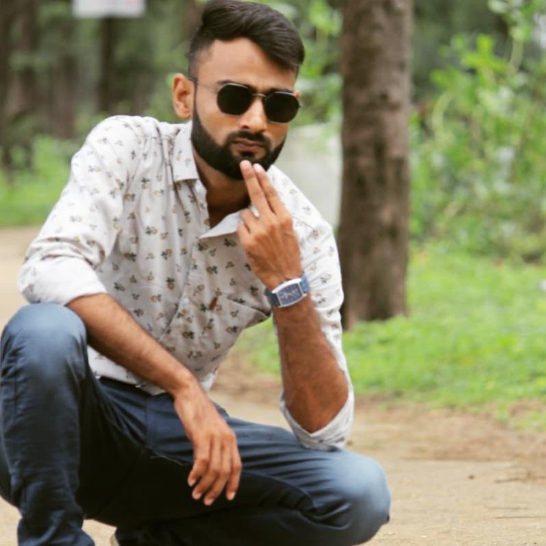 UmeshYadav555's tweet photo. #UmeshYadavYuvi #YuviYadav #Umeshyadav #Yuvistatus #Yadav #Ahir #Danganj #varanasi #Umeshyadav555 #Actor #shotout #indianwear #boys https://t.co/aWJV2r6yc0