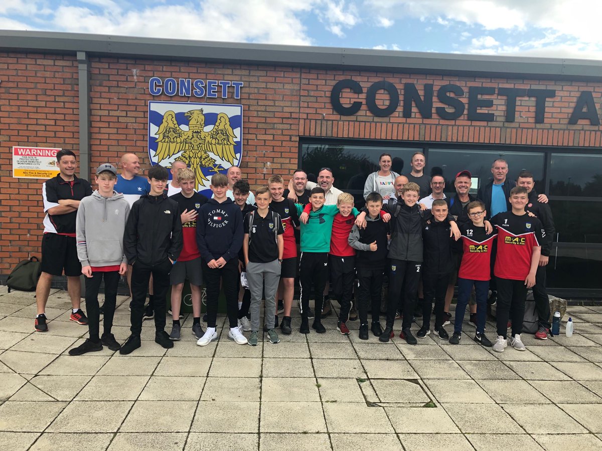 Lads outside ⁦<a href="/ConsettAFC/">Consett AFC</a>⁩ for their sponsored walk to castle greyskull (st James Park) 👍🏻