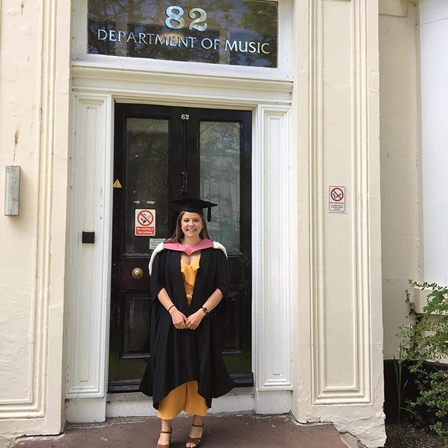 Congratulations to Holly Burrows on graduating from The University of Liverpool with a BA Hons in Music! #proud #aspireandachieve #deferrers #sixthform #music #universityofliverpool🇬🇧 🎵 🎶 🎧 ift.tt/32DZdKD