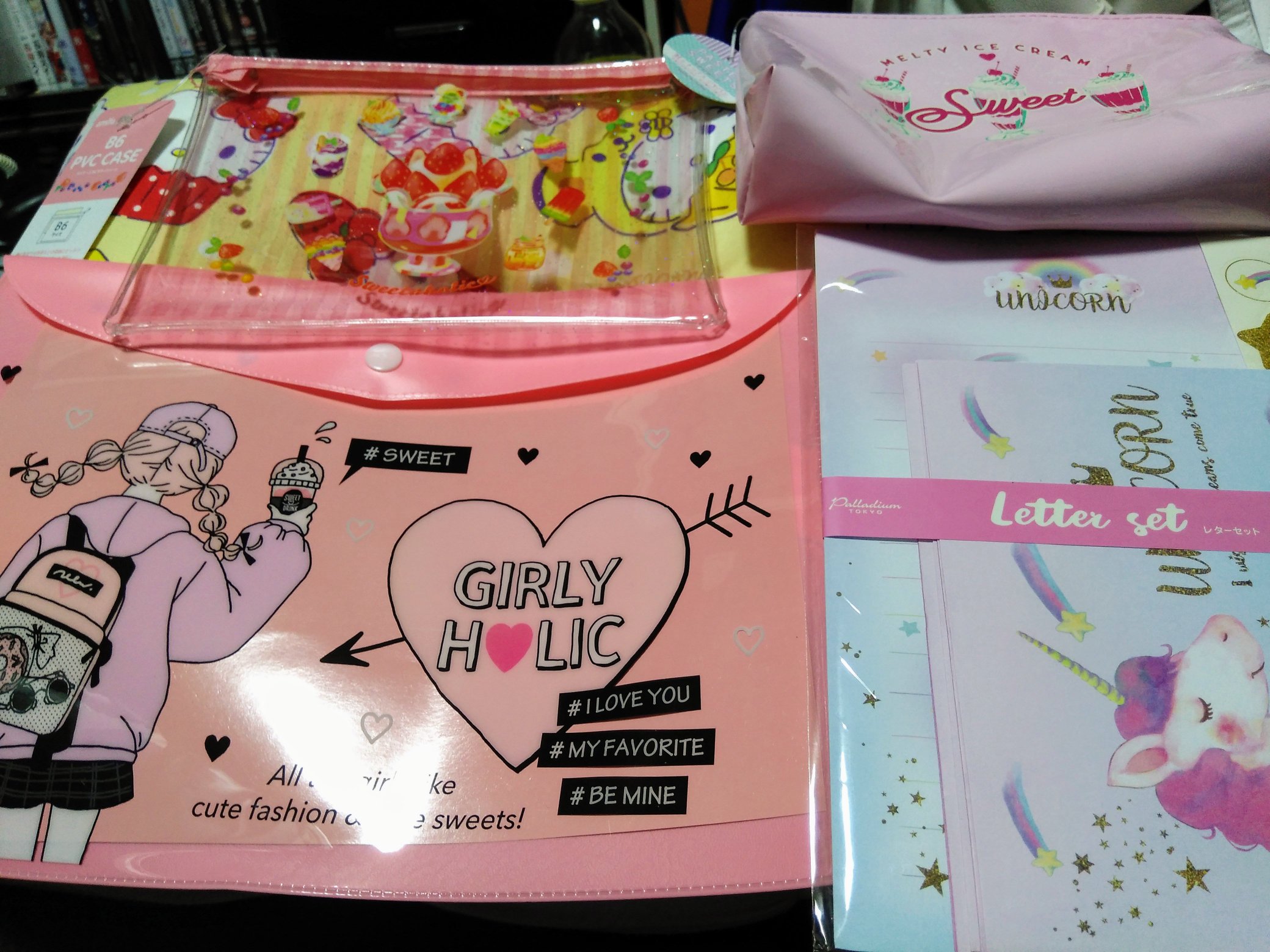 のぐちきほ I M Looking For Only Rose リーナ エリーン 魔人なりきり また父と母がセリアに買い物行った様で電話越しに何が良いか聴いてきて応えた物買ってきてくれたのでご紹介 戦利品 ディズニープリンセスポーチ 角型クリアポーチ