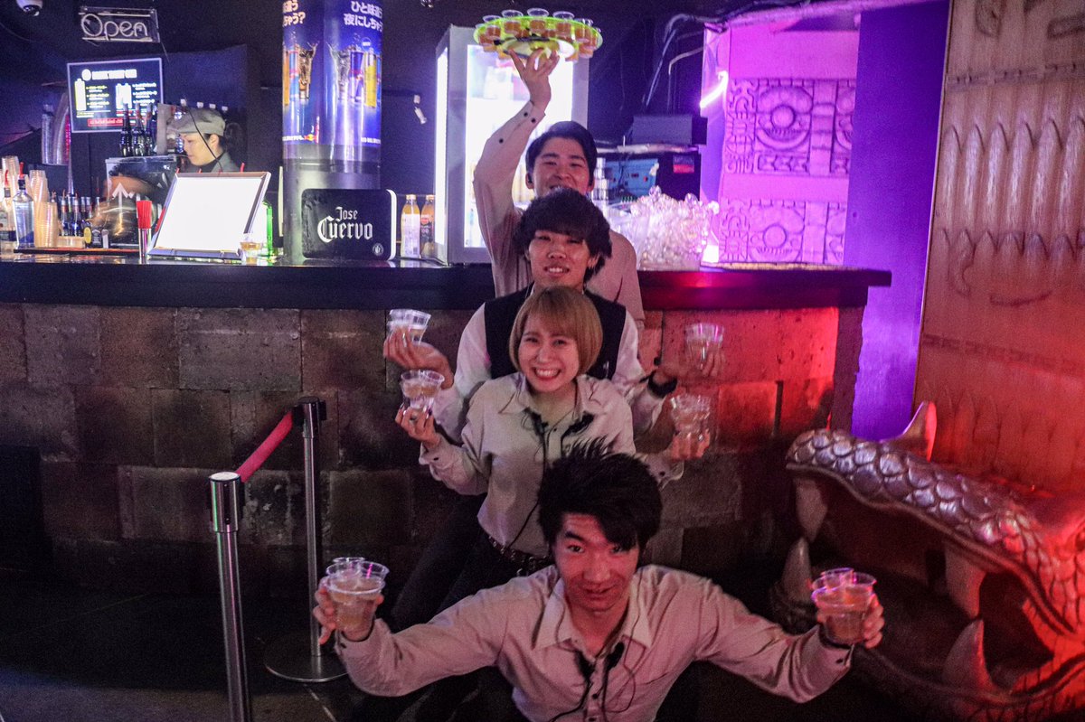 SUSUKINO_LOVERS's tweet photo. 早い時間でも充分に楽しめるのはキングムーだけですよ💕今日も愉快なスタッフ達と楽しんじゃいましょう😆
#キングムー
#earlytime https://t.co/wSpk2AGjyW