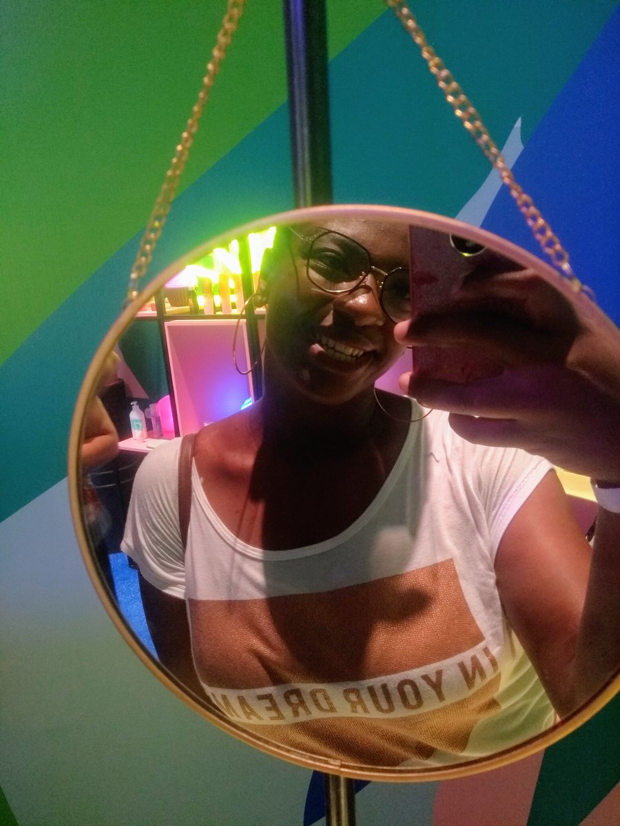 ohluizaS's tweet image. 19 de dezembro de 2018 
Exposição: #beautyfactory #OBoticario