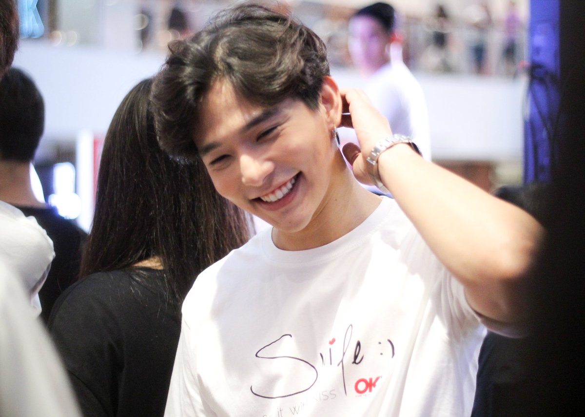 leethanatfamily's tweet image. มนุษย์​ลีในงาน​ #OKCharity2019 วันนี้​  "น่ารัก" 🥰❤️ ดีใจกับทุกคนที่ได้กอดลีด้วยนะจ๊ะ​  🤗

#มนุษย์ลี
#หนูมาลี
@lee_thanat