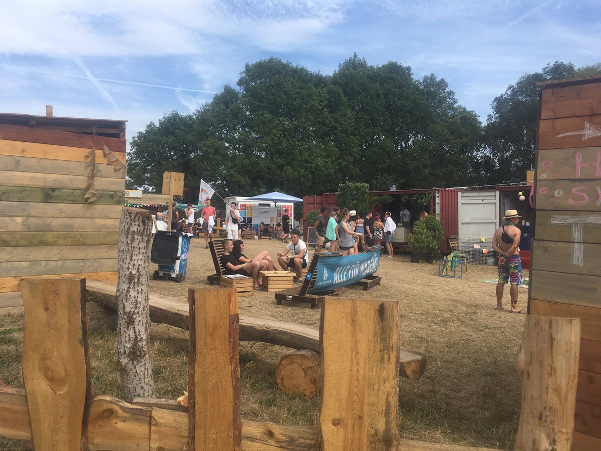 17Ziele's tweet photo. Noch bis morgen findet ihr das #17Ziele Mobil auf dem @meltfestival - kommt vorbei! #fairopolis https://t.co/8P5gqYVa7K