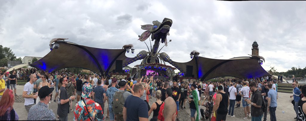 Dracaris MADAFACKAAAAAAS!!!
#Tomorrowland2019 #PeopleOfTomorrow