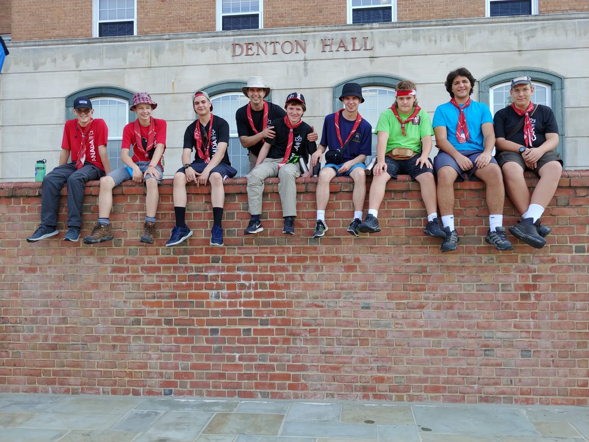 ScouterDerek's tweet image. Over the edge waiting for the bus to go to air and space museum.  @1stBolton @scoutsdostuff @wj19cdnunit4