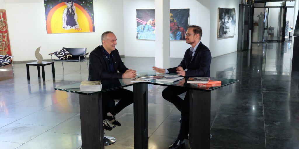 rolykornblit's tweet image. Il nostro ospite si destreggia tra #7note e 5 lingue: è @gerardodilella!

Ha parlato a #Offcult della sua carriera, dei suoi amici (tra i quali un certo #TonyHadley) e del suo prossimo #concerto

Guarda l'intervista su #YouTube e iscriviti al canale: youtu.be/d7I1H2x4Fho