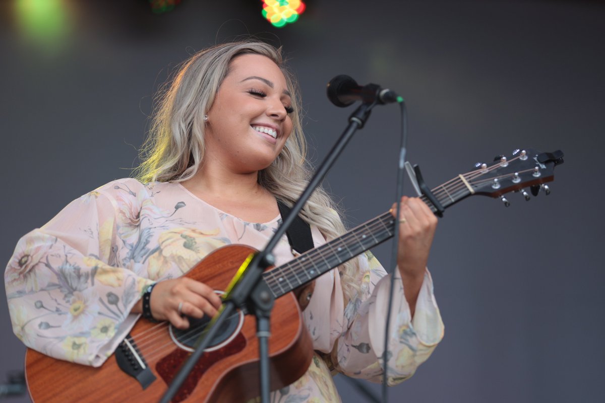 An incredible start over on the Confetti stage with <a href="/avasaintmusic/">AVA SAINT</a> &amp; @briabuxton kicking things off! #SplendourFest

📷<a href="/amifordphoto/">Ami Ford</a> &amp; Andrea Bottino
