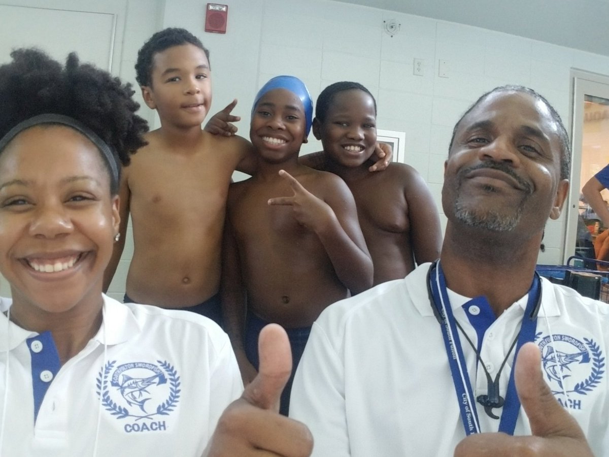 swordfishswimm's tweet photo. 10U Swordfish swim team represented at the GRPA State meet! Round 2 w/ the bigger kids begins today!  @CoSFObserver
#doitswordfish #swimlife #competiveswimming #dreambigworkhard #hardworkequalgreatreward #determination #goals #swimteam #heartofaswordfish https://t.co/KwS0nJhI99