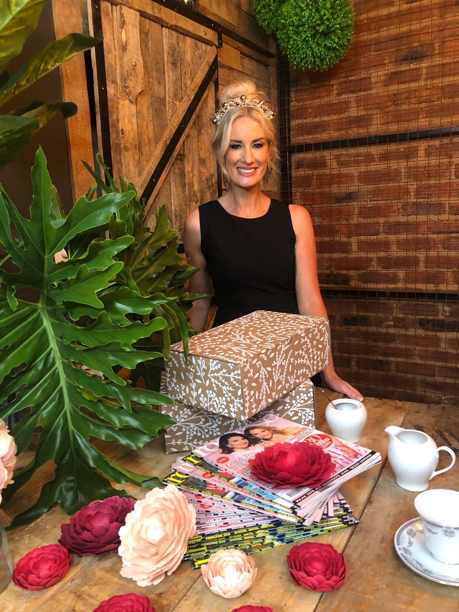 As jy hierdie week se "tydskrif" partytjie op Makietie-makers gemis het, is daar 'n herhaling vandag (Saterdag) 15:30 op <a href="/viatv/">VIA TV</a> 

Makietie-makers, met <a href="/HannaGrobler/">Hanna Grobler</a>  is ook op DStv Catch-Up te sien!

Kom ons partytjie!