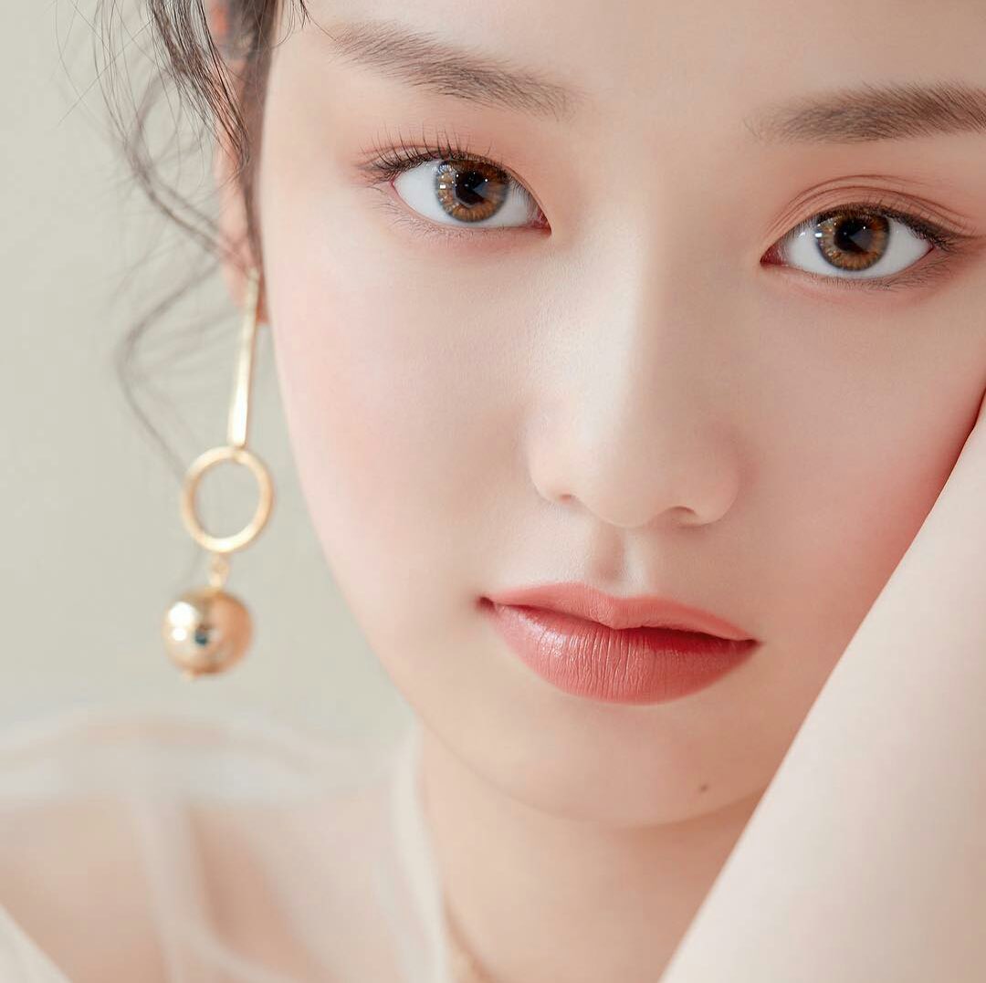 sukidesu_korea's tweet photo. キムドアちゃんの正式デビューが決定したみたいですが(ヨジャグル)
とりあえず美しく可愛いドアちゃんを投下。個人的にプデュ48のブルピン뚜두뚜두をカバーした時のドアちゃん全てが好きでした。今後もどんどんモデル活動や女優業も頑張って欲しい。 https://t.co/s0mBiZA6g1