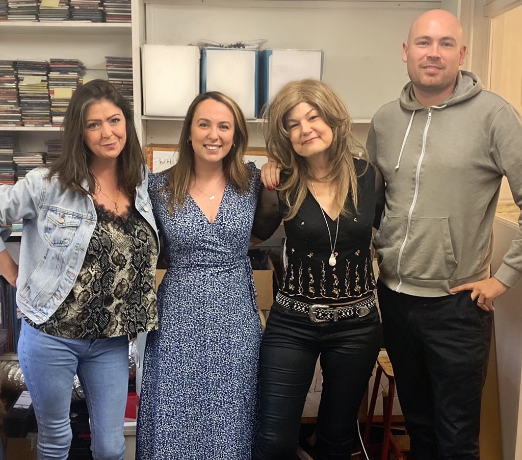 ehsacton's tweet photo. Final day yesterday at the @606club office, feels like I’m flying the nest or leaving home. 

I will be back! ⭐️

#OnceA606erAlwaysA606er #ImOnTheNetwork https://t.co/AA97OSKkF6