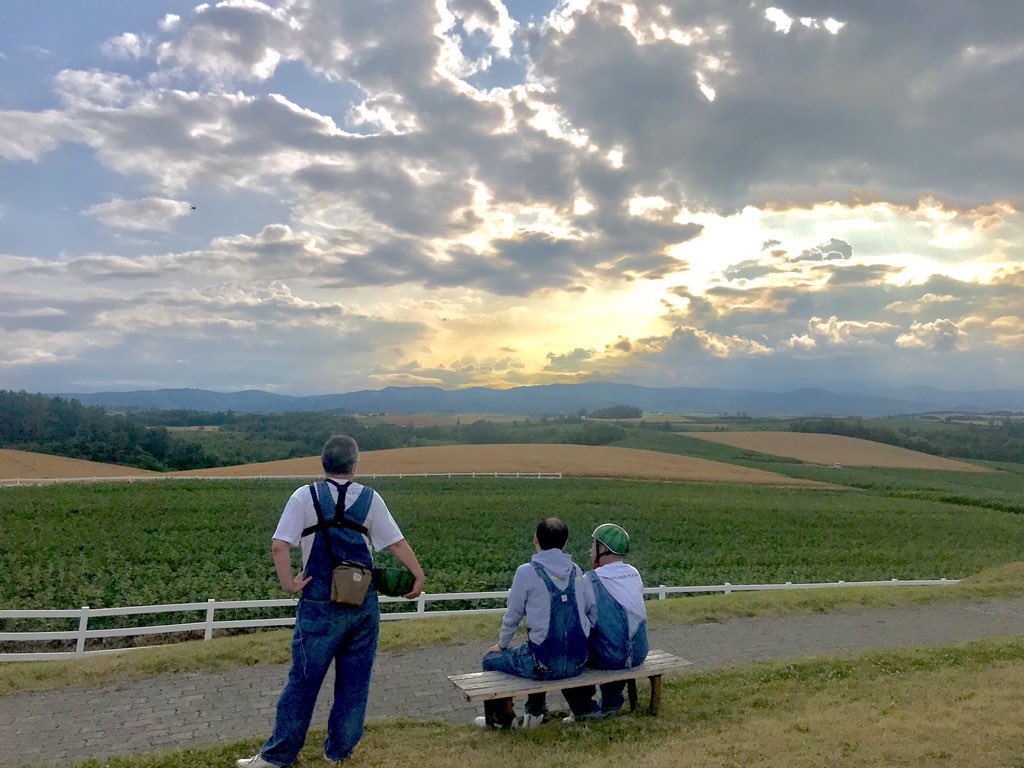 出川哲朗の充電させてもらえませんか Sur Twitter ただいま北海道 さすが絶景です 美瑛の丘陵がひゃ 美しすぎッス 出川哲朗の 充電させてもらえませんか ゲストは 斎藤さんだよっ セブンスターの木に ケンメリの木 この後6時30分からは 新緑の山形縦断 出川哲朗の充電させてもらえませんか Sur Twitter ただいま北海道 さすが絶景です 美瑛の丘陵がひゃ 美しすぎッス 出川哲朗の 充電させてもらえませんか ゲストは 斎藤さんだよっ セブンスターの木に ケンメリの木 この後6時30分からは 新緑の山形縦断