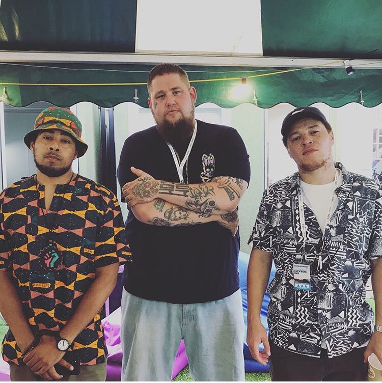 GreatArtMediax's tweet photo. #childrenofzeus #allonyou #konnykon #tylerdaley #manchester #travellight #singersongwritter #AmazingTalent #producer #beatmaker #hiphop #rnb #soul #rnbsoul #soulfood #soulmusic #soulful #rnbmusic #excessbagageEP #greatartistmedia #SoulfulHiphop #rap #soulfulrap @ChildrenOfZeus https://t.co/MnCsq7dKh1
