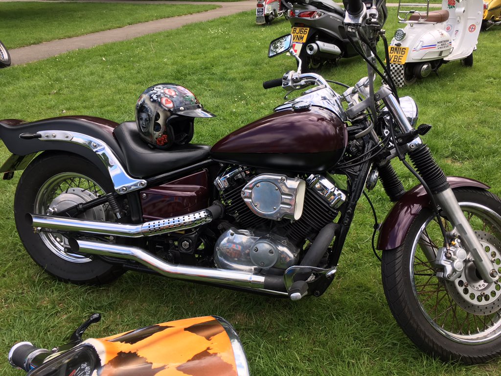 wendylloyd's tweet photo. @hartluck I work in TV and @pink is the only person in the world I #fangirl I even had my #bellcustom500 helmet airbrushed with album covers... well... you have a special edition so should #pink! (Ps I painted my bike myself 🤘💪) ride safe! 🏍 https://t.co/ZCOdh23eeI