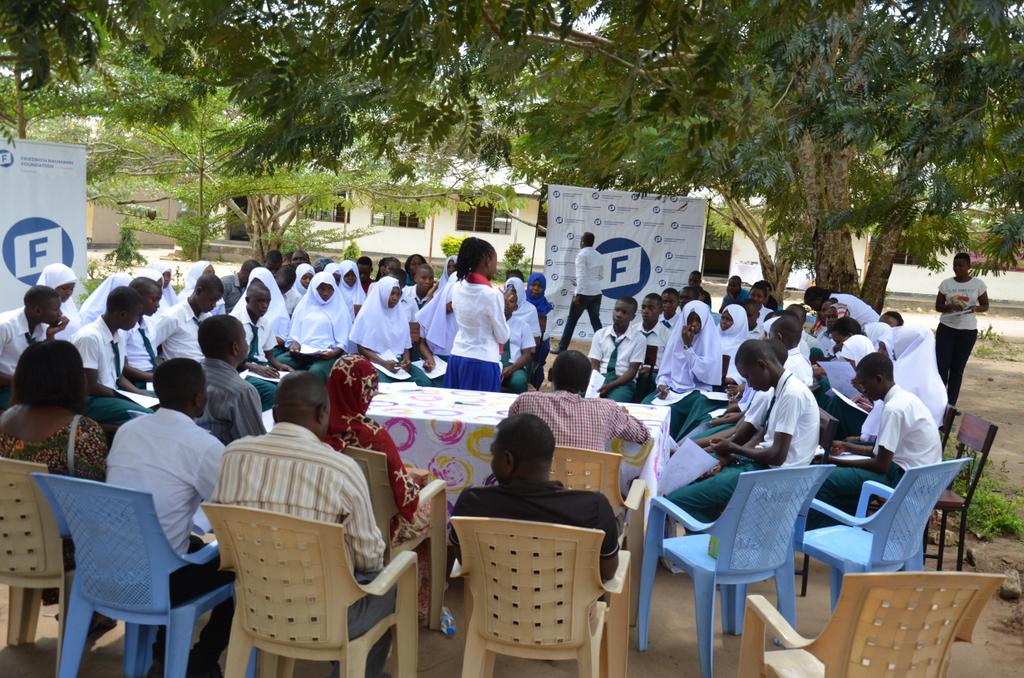 TYVAvijana's tweet photo. Mwanachama wa @TYVAvijana
Bi @Irenemonicaaa Akitoa mafunzo juu ya kutunza muda na matumizi sahihi ya muda.
#HakiZaBinti
#IAFALUMNI https://t.co/8ZZxFpHBIh