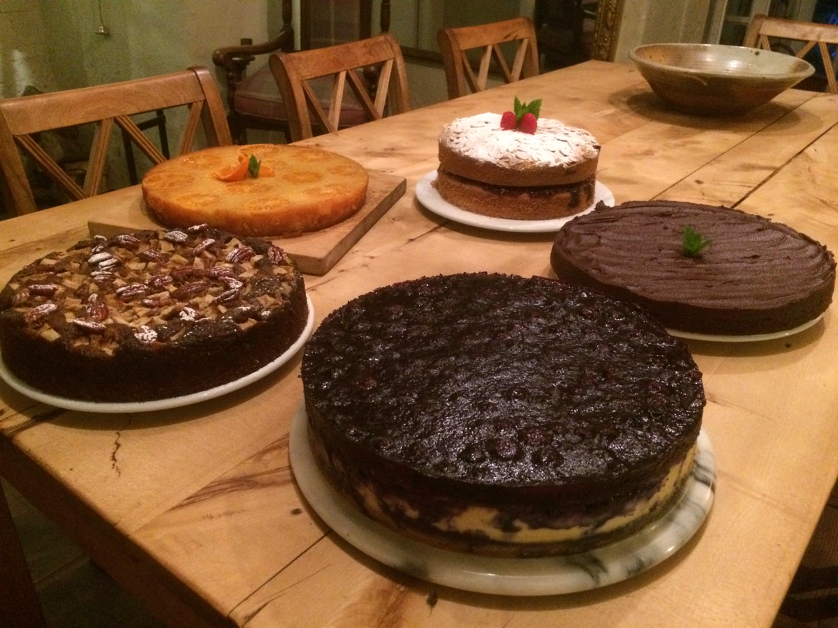 LEWISPLANTS's tweet photo. And itโs a wrap!! Last batch of cakes sorted for this weekendโs open garden. Blueberry c/cake, Tunisian orange cake,Raspberry bakewell & Irish coffee chocolate cake plus quiches too. No doubt Weโll be baking tomorrow too #cookingtonight #lewiscottageplants #ngs #whatsonindevon https://t.co/7lQcoDIEKK