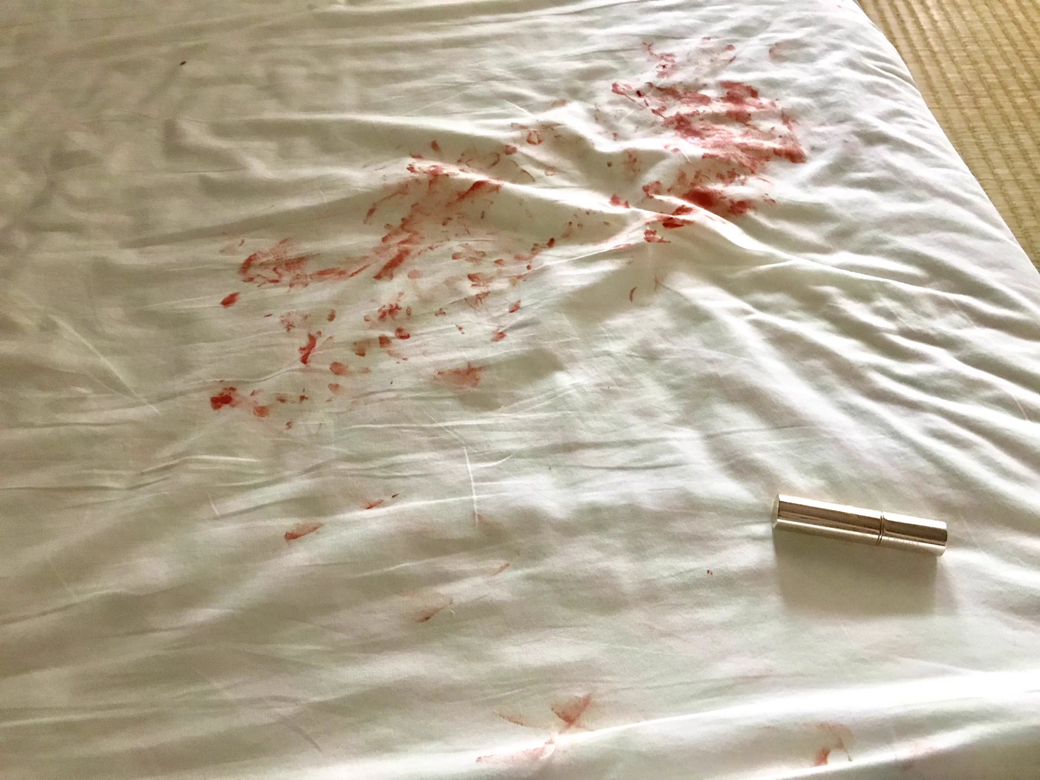 【衝撃写真】気がついたら殺人現場だった・・・凶器は・・・