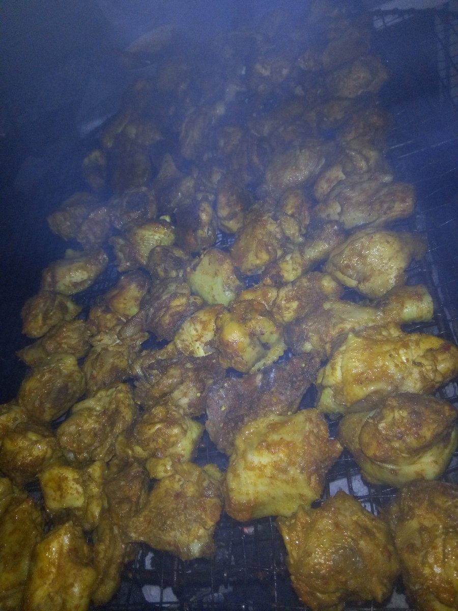 fortuneskitchen's tweet photo. We are smallchops specialist,contact us for your indoor and outdoor event,all kind of https://t.co/rmrdpqzb3W us for  your:Asun,springroll shrimps,samosa chicken,coconut prawns,meatball,cow bbq,grill fish,fish samosa,ram bbq,mosa,yam ball,puffpuff.
..We simply offer quality foods https://t.co/HdfUE9oTJG