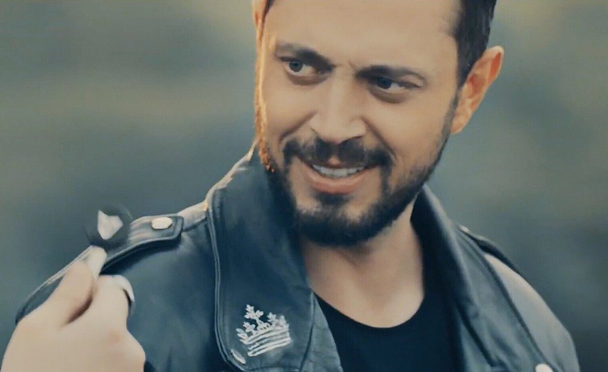 lara_ozen1980's tweet photo. Yakışıklımm @MuratBoz #MuratBoz #AskBu https://t.co/CTjCJLMRyr
