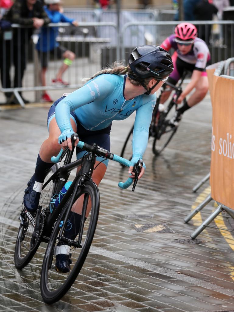 .<a href="/charliiyberry/">Charliiy Emily Daisy</a> of <a href="/velo_performanc/">Velo Perfomance</a> in yesterday's #NationalCircuitSeries round at #BarnsleyCrit