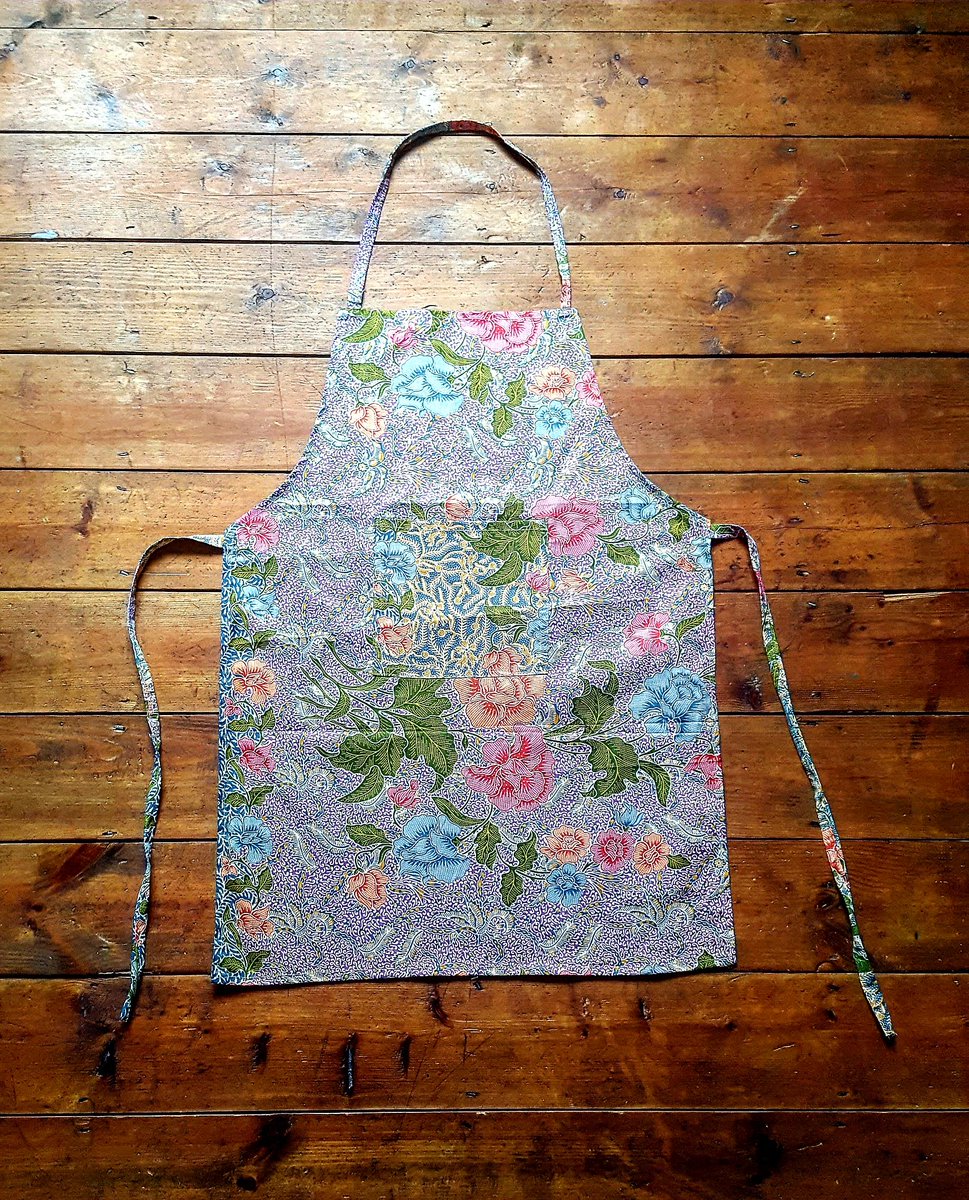 #Aprons are here fabric from #Malaysia picked up on my travels.
£12.00 inc p+p ltd stock of each
Email info@mehraj.co.uk