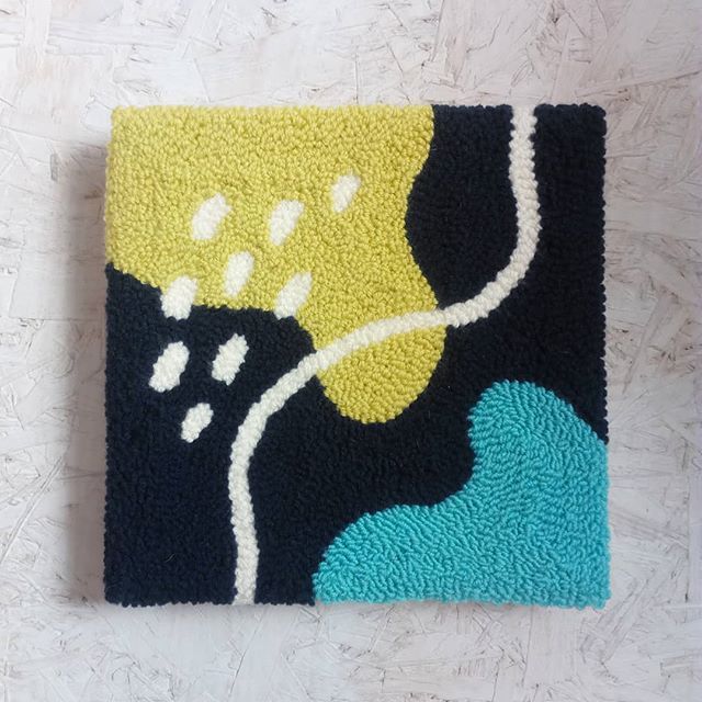 I made a thing! Such a rarity to have time these days which means staying up late to find time 😴🙌
.
.
.
#needlepunch #needlepunching #needlepunchersofinstagram #textilelove #textiles #textilewallhanging #textileart #textilelove #ihavethisthingwithtextiles #yarnlove  #makersg…