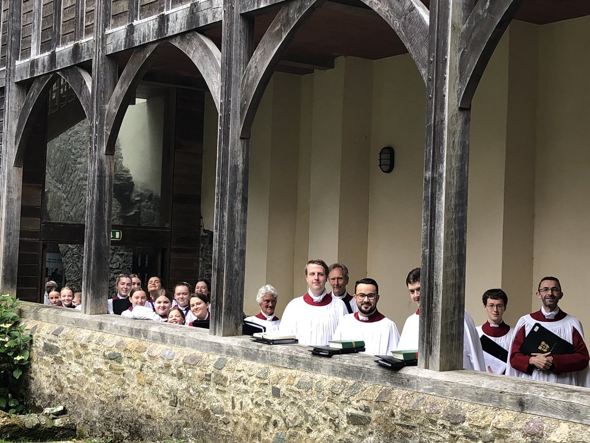 StDavidsCath's tweet photo. We’re looking for two Bass Choral Scholars to join our music department in September at this amazing place-the scholarship is worth £4K per year, and you live rent free in the close,+singing lessons paid for (+travel) @rodolfusfound @ChoralCourses pls RT!  https://t.co/cavdt7019K https://t.co/AXrNgIrGng