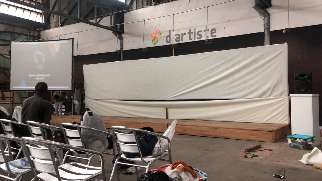 Soeurlevetoi's tweet photo. #DFAF2019 - #HappeningNow 🔴
Partagez avec nous vos meilleurs instants à travers #DFAF2019
#Kinshasa #Rdc #Congo #DeFemmesAfemmes https://t.co/PwsVha4Y9R