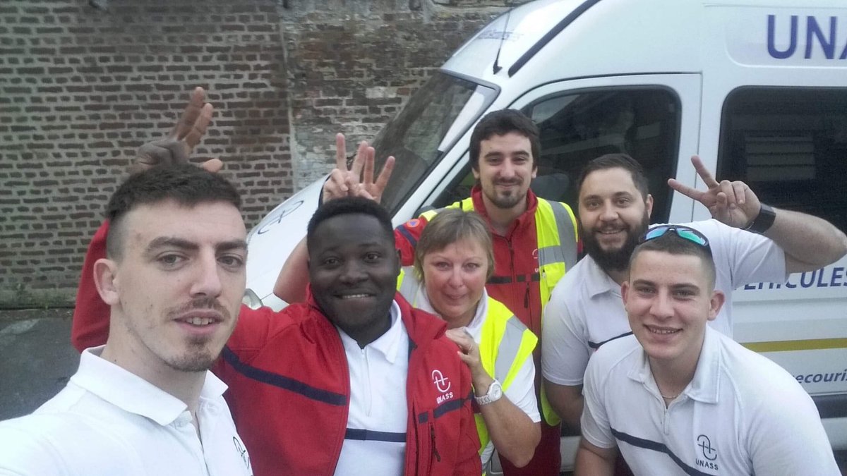 UnassSommoise's tweet photo. L'ambiance festive s'installe avant que le poste débute, nos équipiers sont prêts à partir, et vous?

À suivre....

#UNASS
#DPS
#PremiersSecoursEnEquipe
#VisMaVieDeSecouriste
#LOLLAPALOOZAparis https://t.co/NMA5IHHrZn