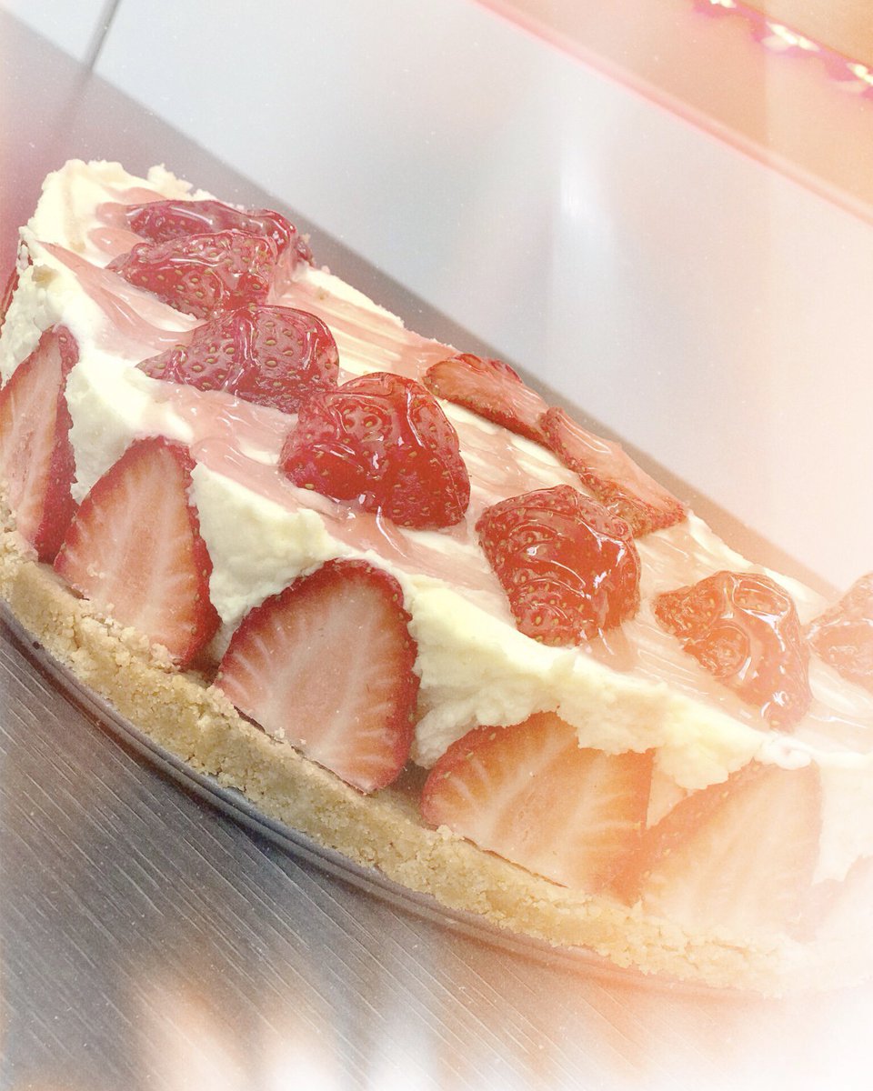 Strawberry season is here! ♥️ Make the most of it with a slice of our delicious Strawberry Cheesecake 🍓