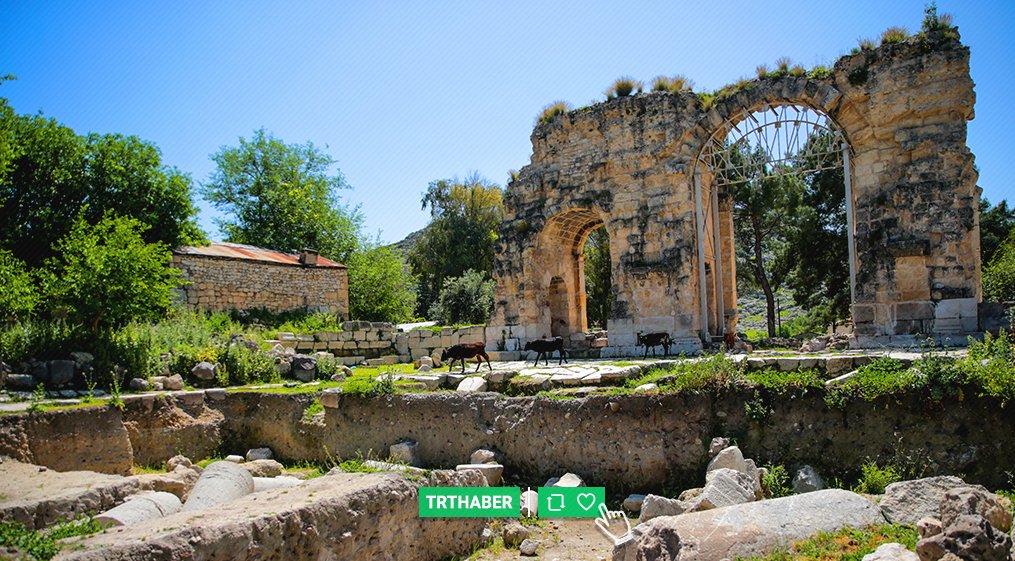 Journey to history in Anavarza

 The Anavarza Ancient City in Adana, also known as the yenil invincible city UN in the UNESCO World Heritage Temporary List, takes its visitors on a historical journey. #Adana #Turkey #History #City #Travel #World #Roma #photography