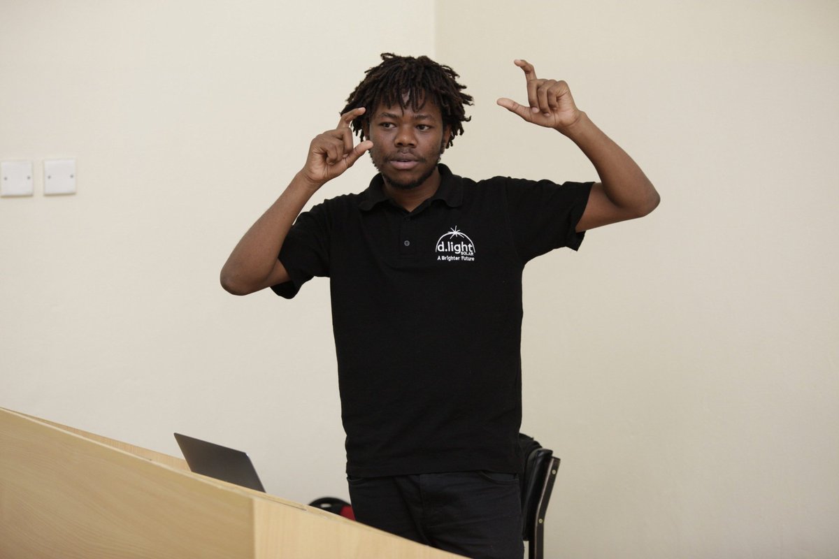 BraddoxOgilo's tweet image. Met @_jumaallan who&apos;s practically ALC goals.

He&apos;s an ALC 2.0 alumni and a Google Certified Android Developer.

He&apos;s one of the mentors today.

#150DaysOfALC4 #GrowWithGoogle #ALCwithGoogle